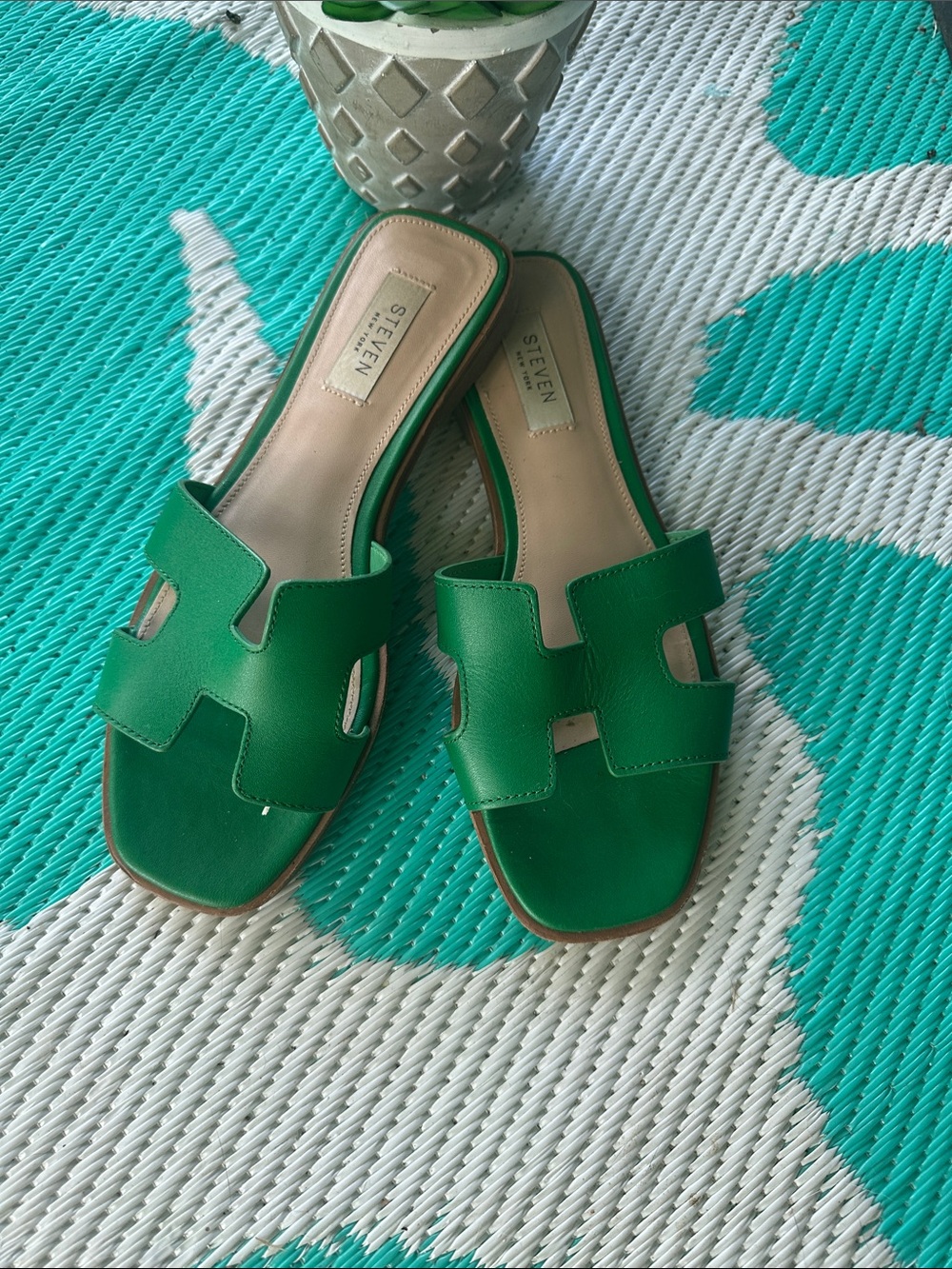 Steven by Steve Madden Emerald Green Leather Slide Sandals